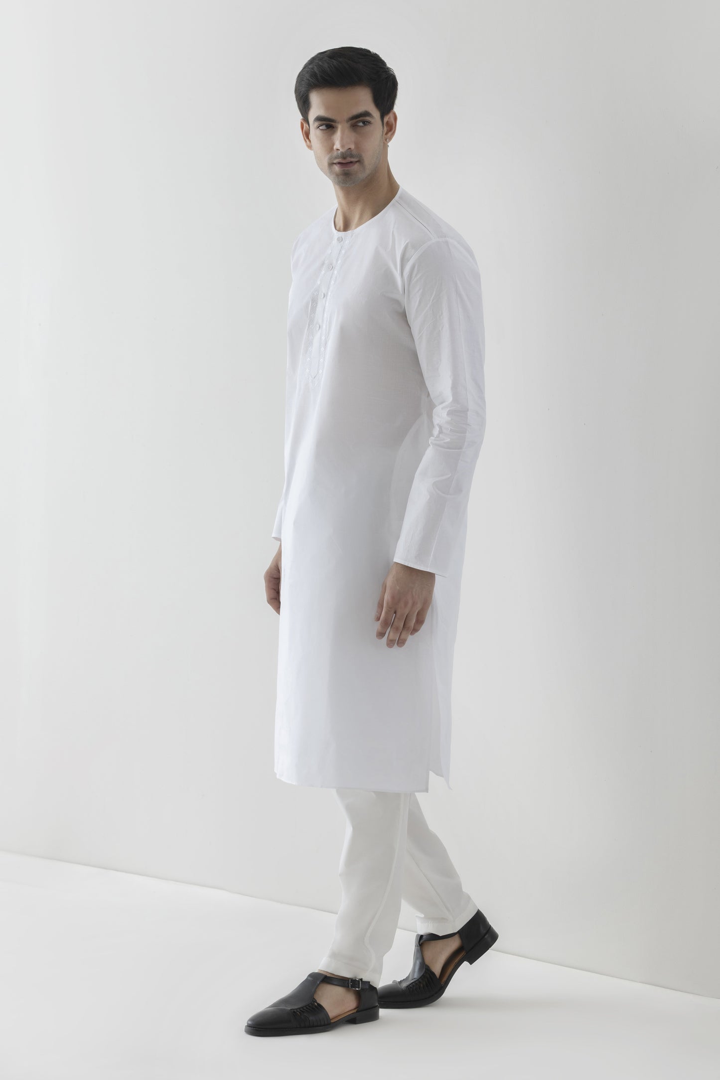 Men's solid white kurta pyjama