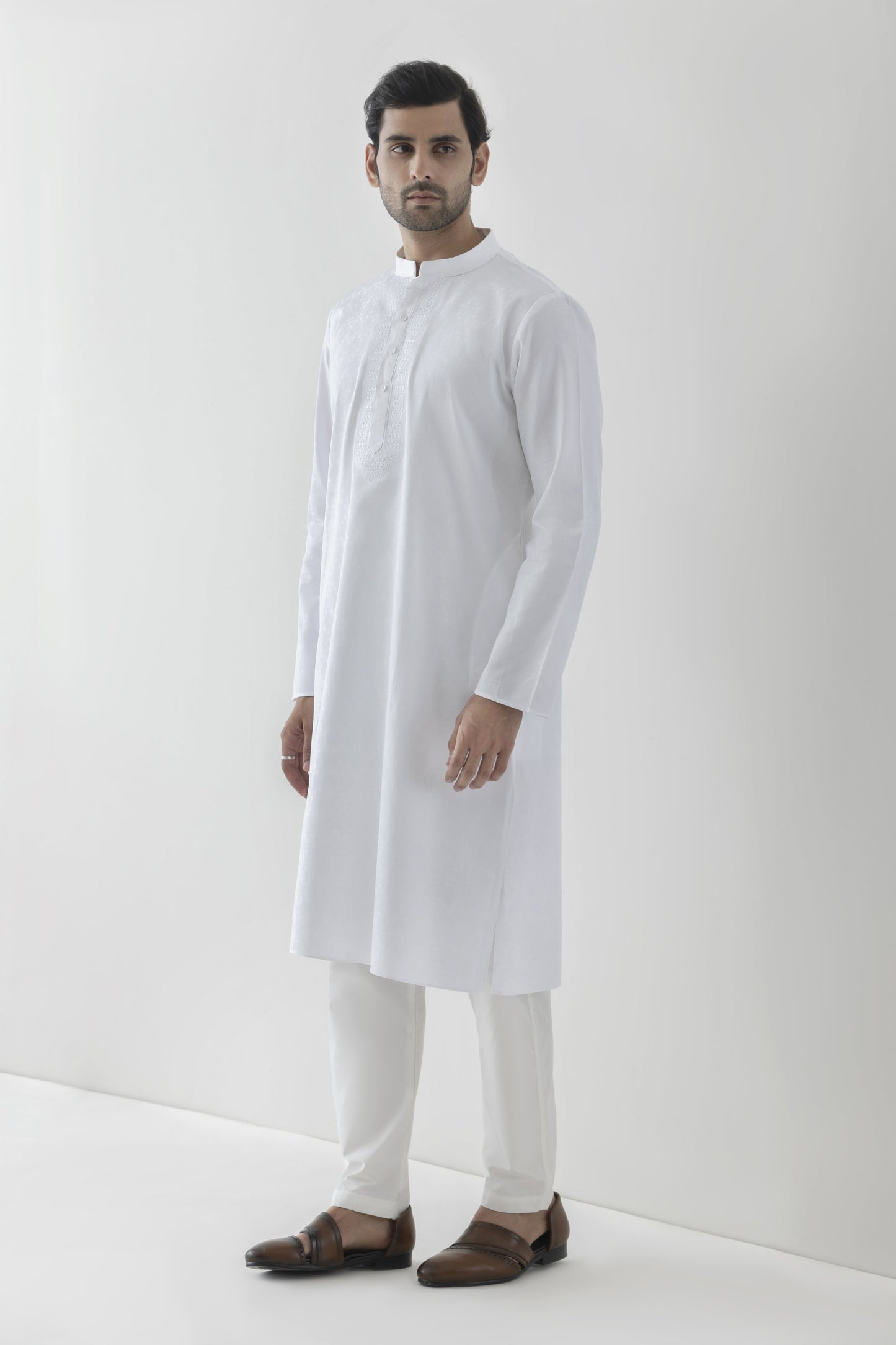 Men's white patterned kurta pyjama