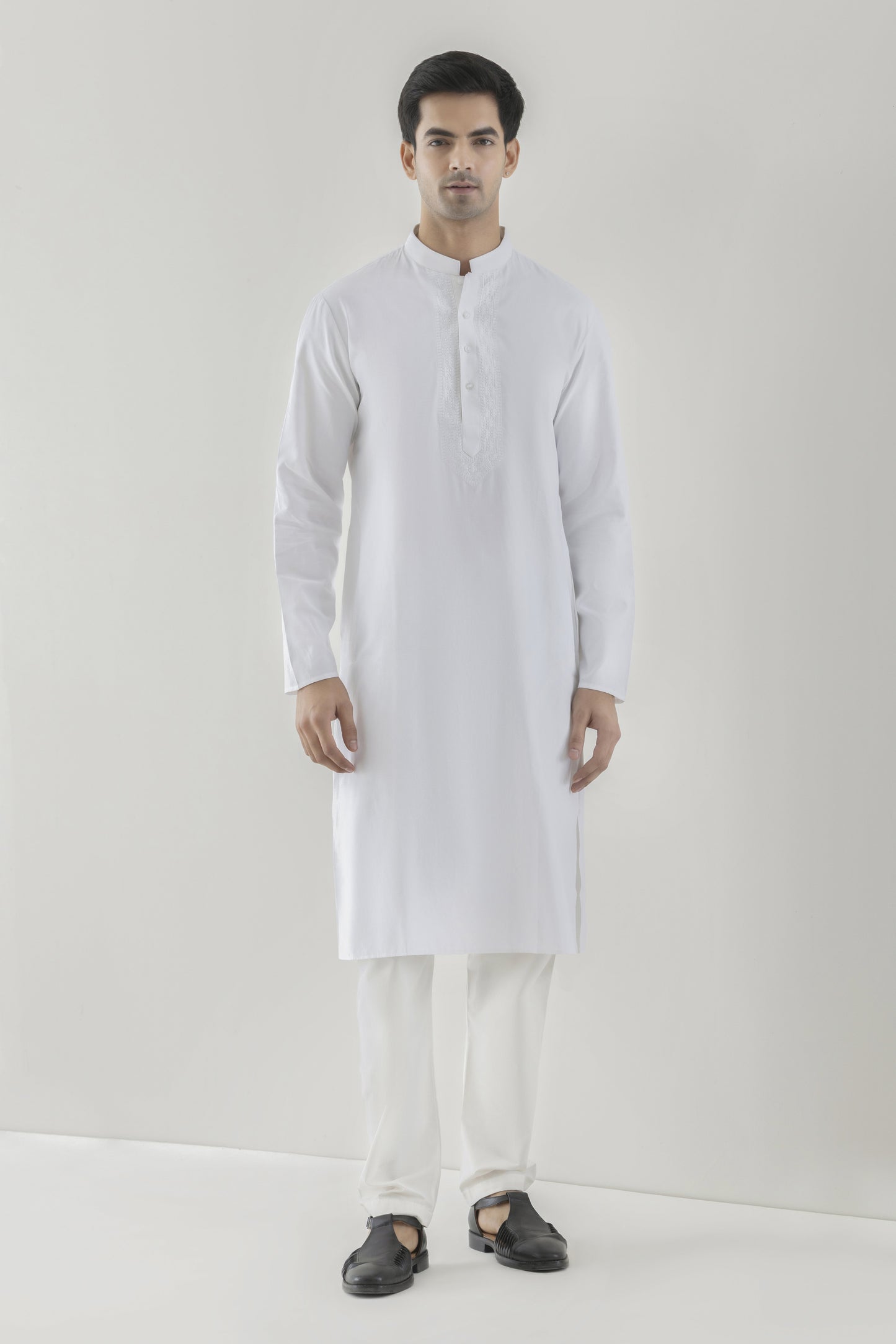 Men's solid white kurta pyjama