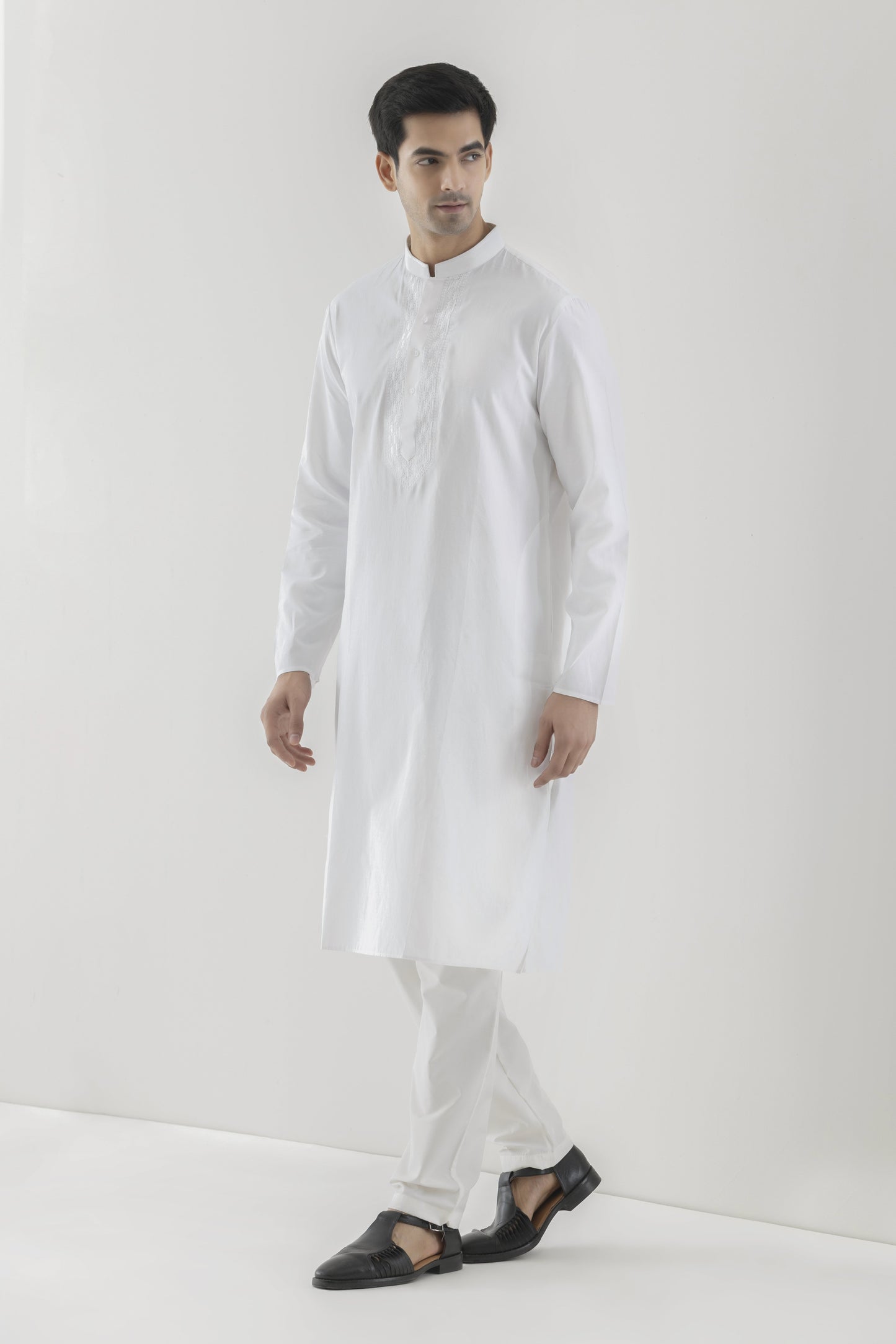 Men's solid white kurta pyjama