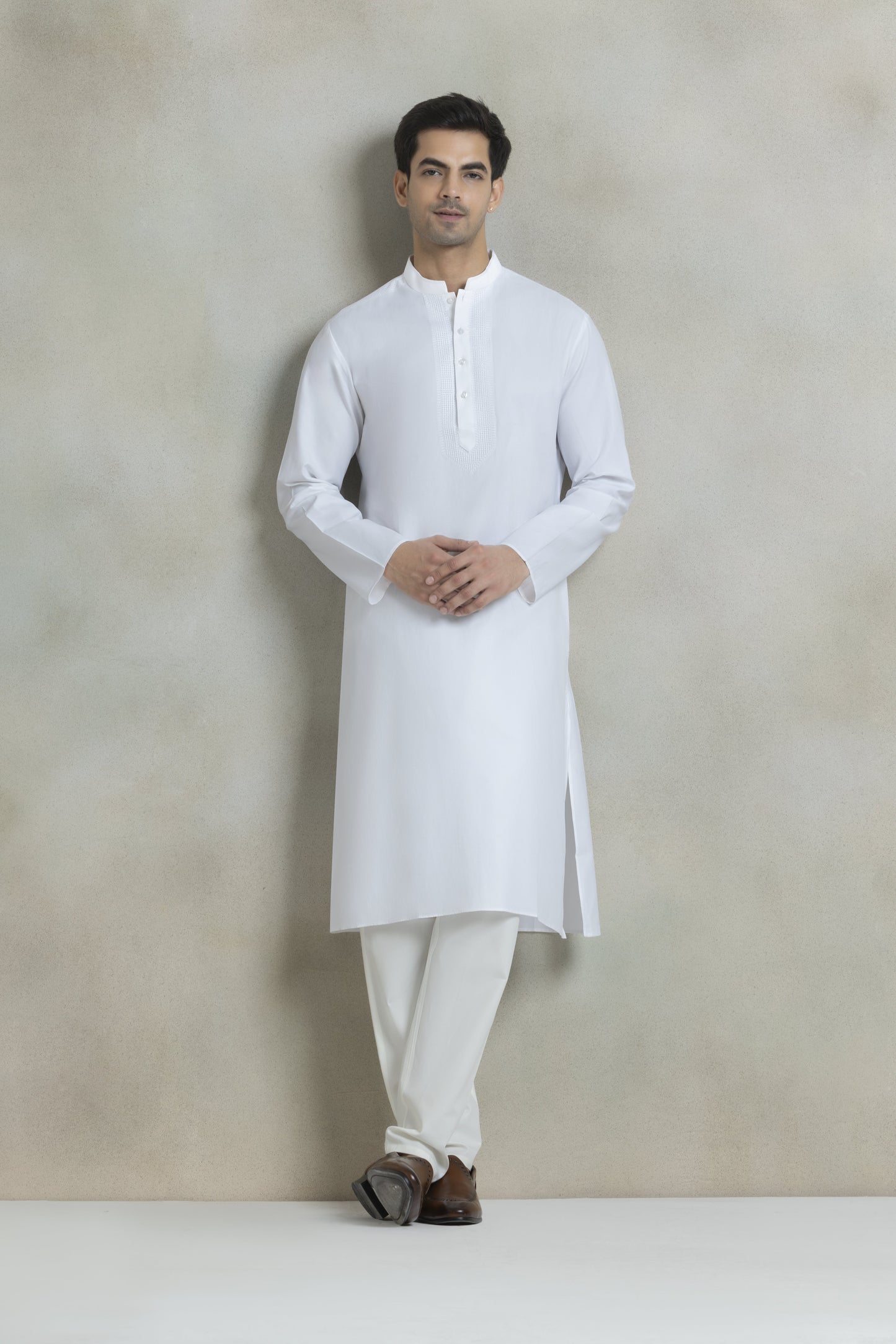 Men's solid white kurta pyjama