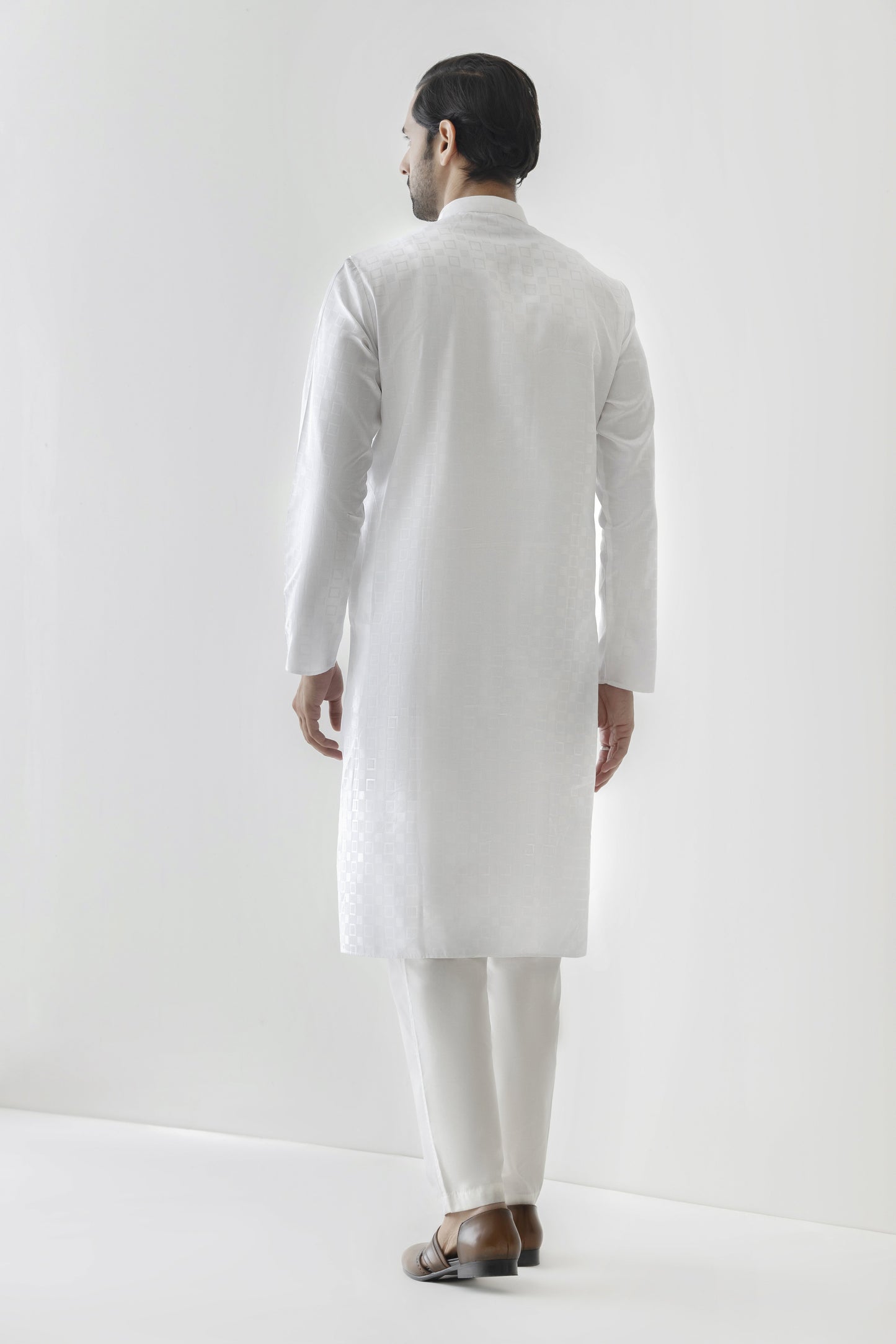 Men's white patterened kurta pyjama