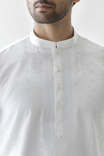 Men's white patterened kurta pyjama