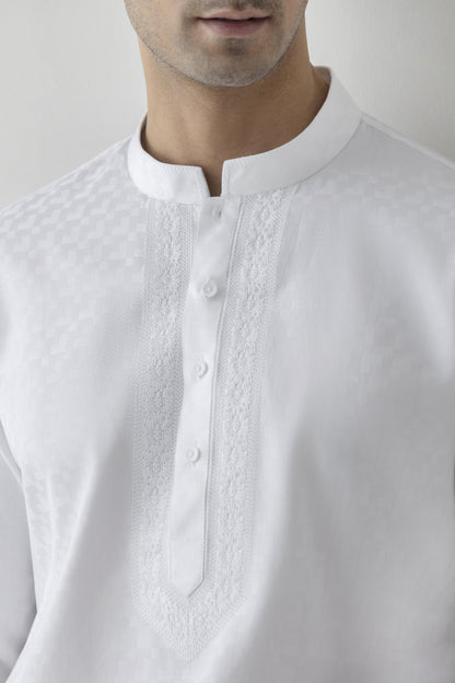 Men's white patterened kurta pyjama